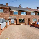 Beautiful Harborough Avenue 6 Bed House