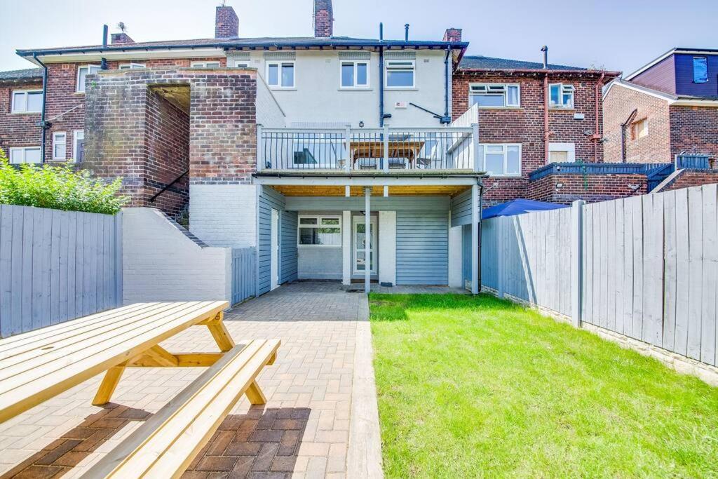 Beautiful Harborough Avenue 6 Bed House *
